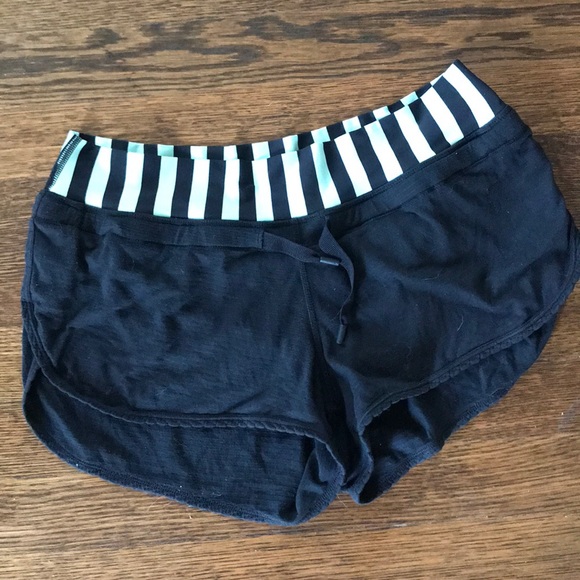 Lululemon lounge shorts - Picture 1 of 3